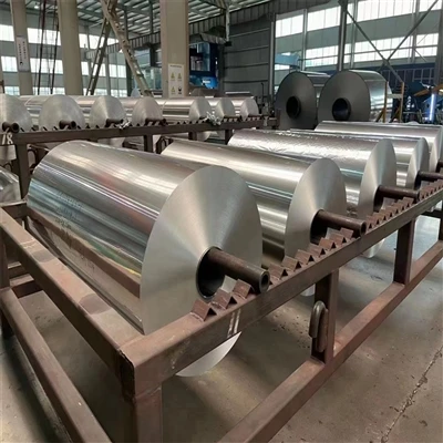Aluminiumsfolie for papirblomsterhåndverk