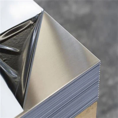 Flatt ark av aluminium